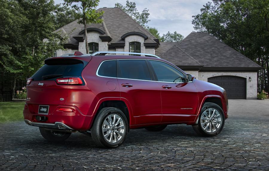  Jeep Cherokee Overland 2016 года  (фото 5 из 7)